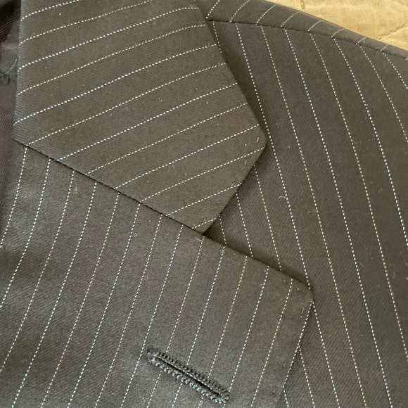 EMILIO YUSTE Pinstriped Flat Front Notch Lapel Wool Suit in Charcoal Size 48 R - Picture 7 of 12